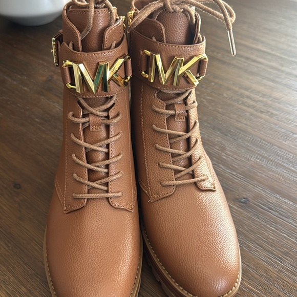 Michael Kors Shoes - Michael Kors Women's Leather Combat Boot Lace Up size 8